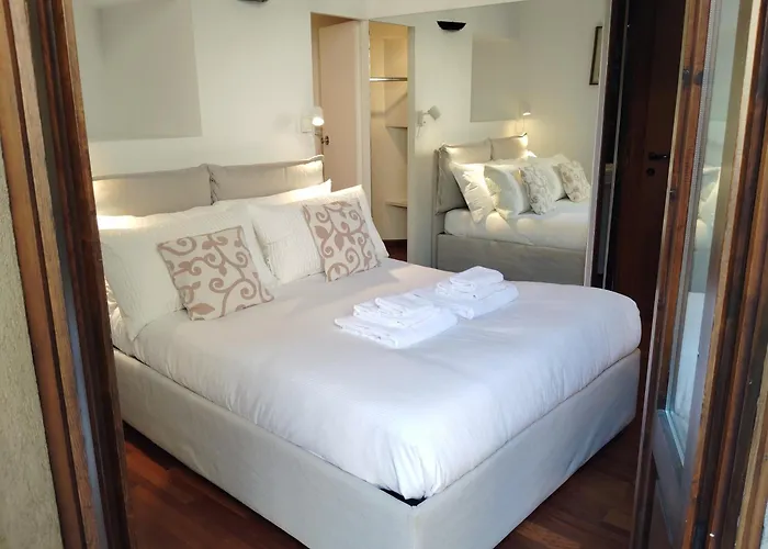 Vfh Eustachi Stylish Apartment
